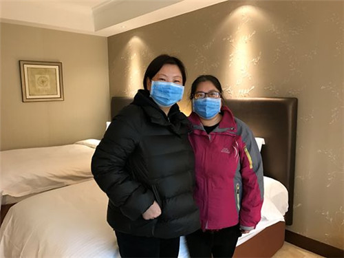 护士刘震和何洪杰_副本.jpg