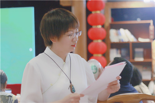 张璇工作照1.jpg