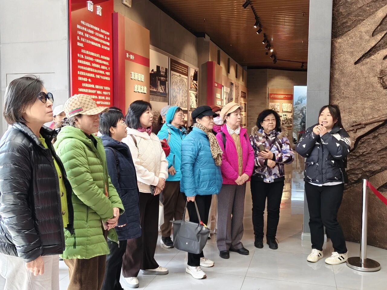 西城区妇联组织党员赴古北口红色教育基地参观学习